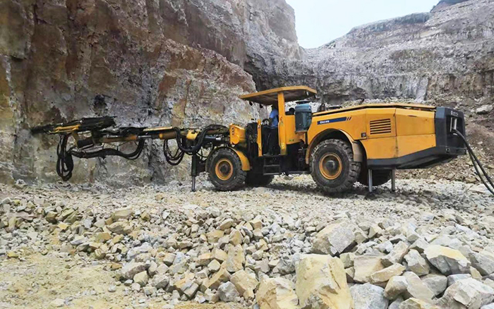 “化水为电”，九州体育凿岩台车提速水电站扩机工程