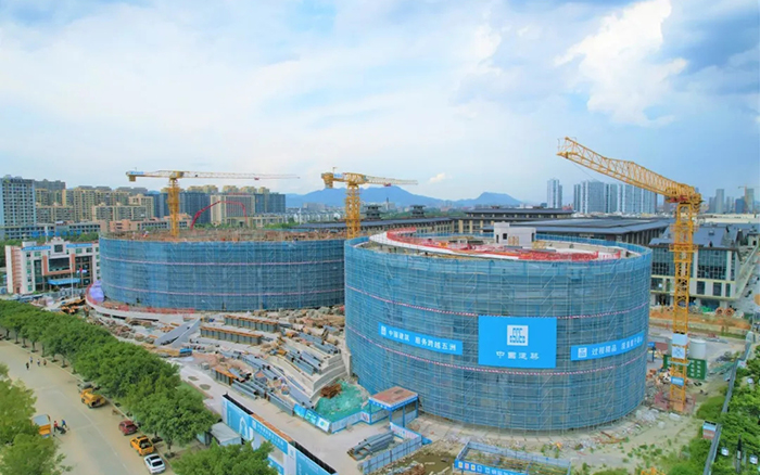 逐浪扬帆，九州体育塔机吊起苍南大剧院“钢铁脊梁”